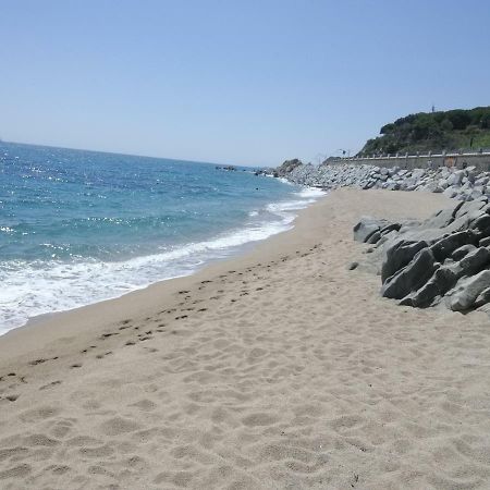 White Stones Beach In Sant Pol De Mar Εξωτερικό φωτογραφία