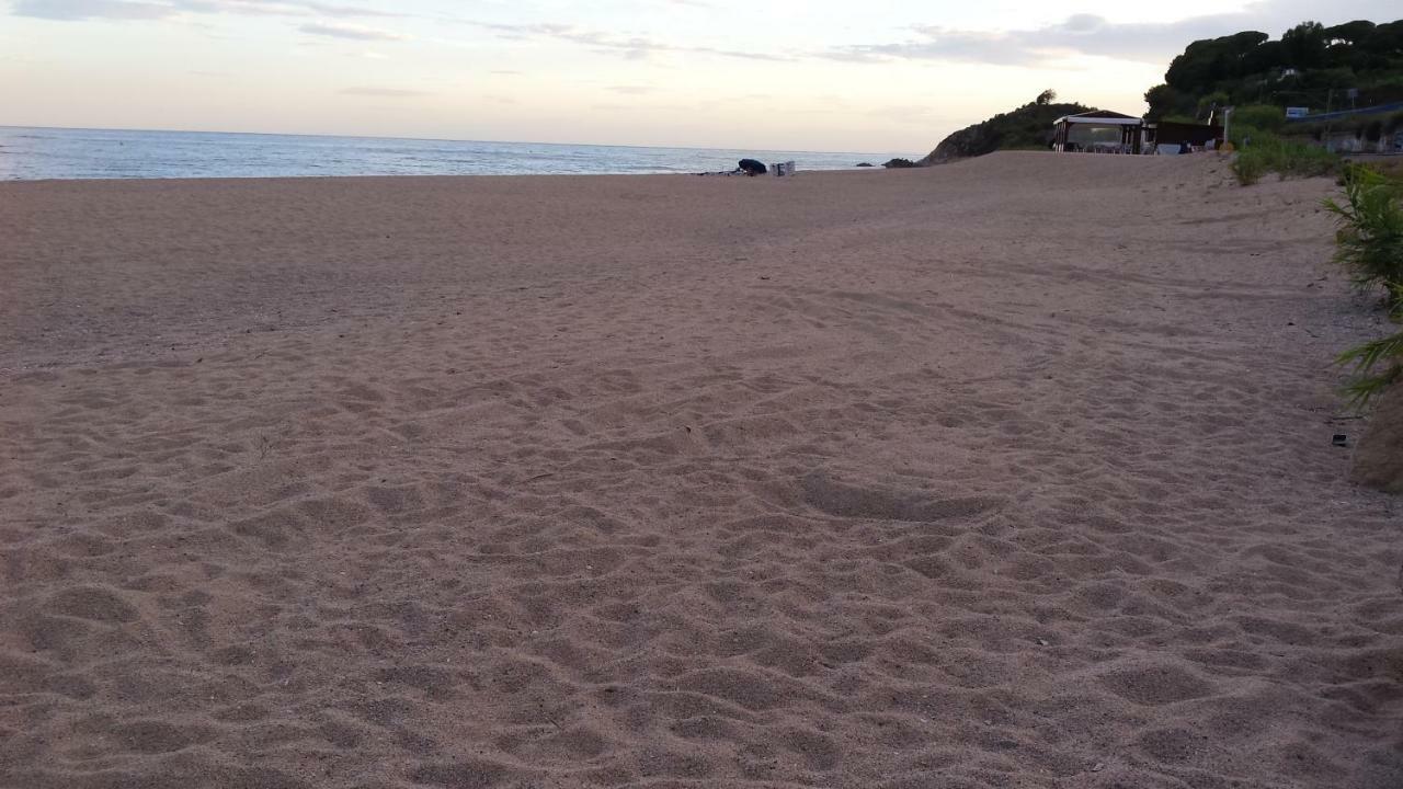 White Stones Beach In Sant Pol De Mar Εξωτερικό φωτογραφία
